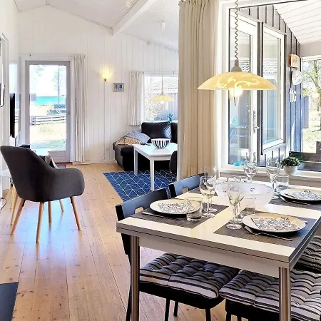 Beachfront Bliss In Snogebaek - By Traum Holiday home